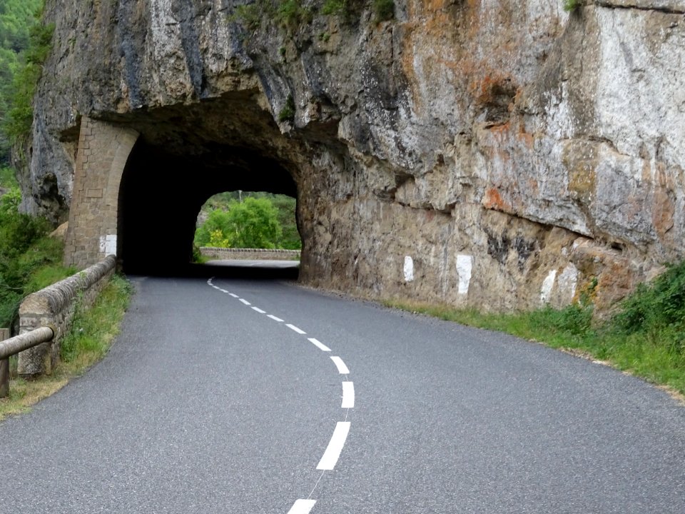 Tunnel dans les gorges du Tarn, Aveyron 
