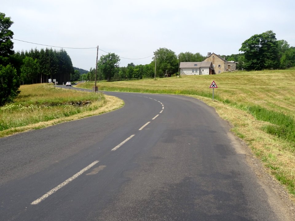 Vers Mont Dernier, Haute-Loire 