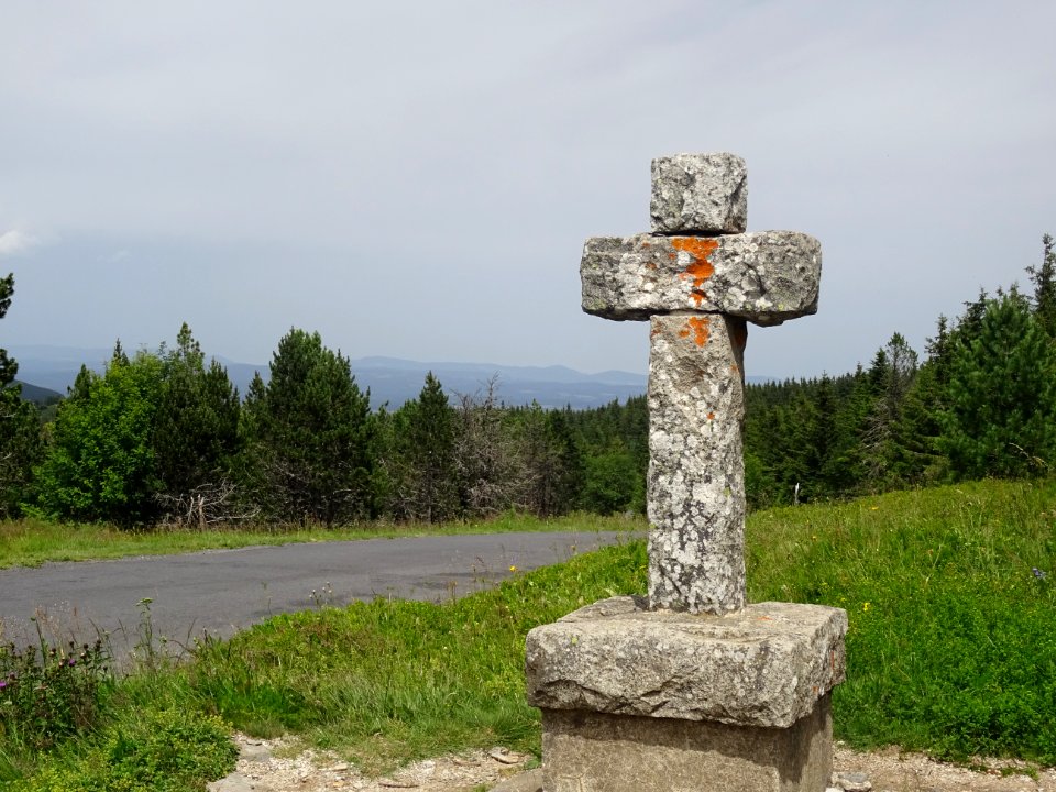 Croix en granit, Col de la Croix Peccata, Haute-Loire 