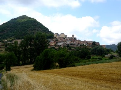 Château de Mostuéjouls et église, Mostuéjouls, Aveyron 