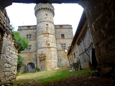 Ferme fortifiée du Choizal, sur le Causse de Sauveterre, L… photo