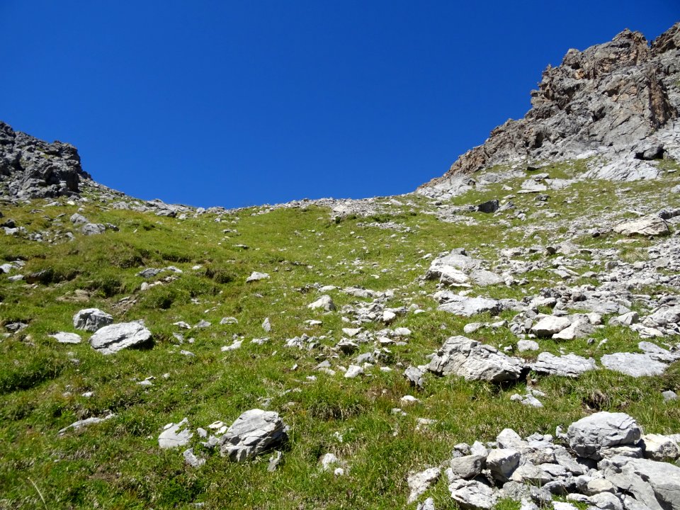 Montée raide au sud-ouest du lac de l'Etoile 