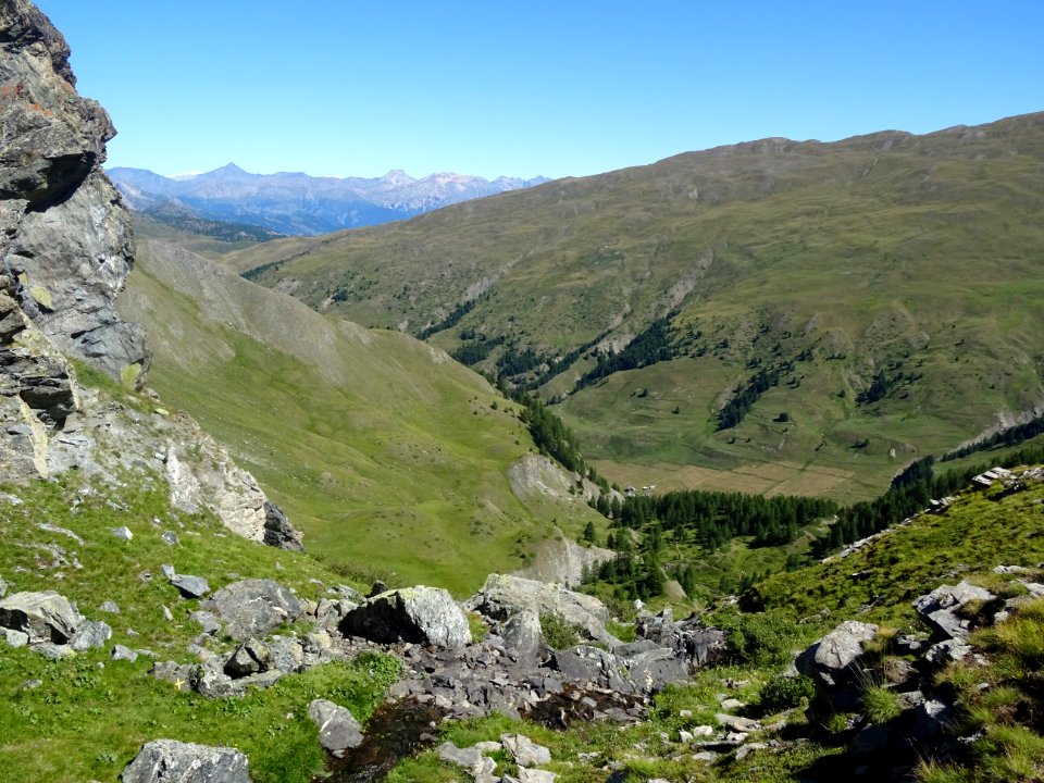 Depuis le verrou sous le lac des Cordes, vue vers le vallo… 