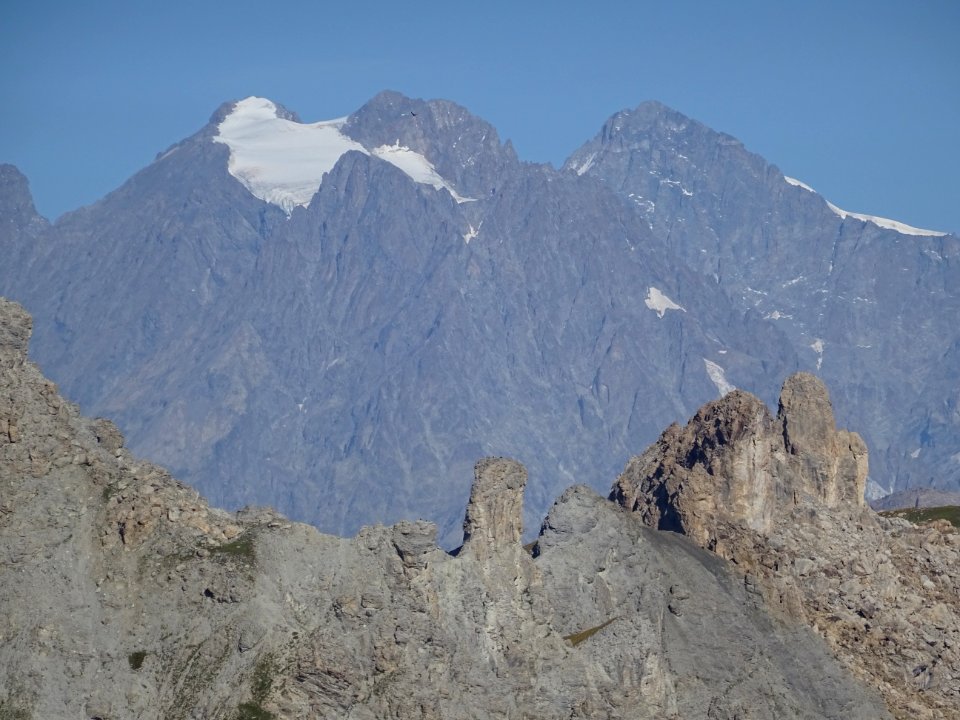 Le Mont Pelvoux et la face Sud de la Barre des Ecrins 