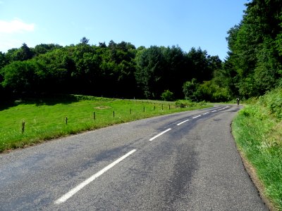 Petite route qui monte vers Fontanès, Loire 