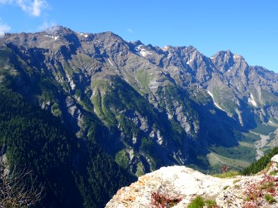Au bout du col de la Pousterle, vue vers la cime de l'Etoi… 
