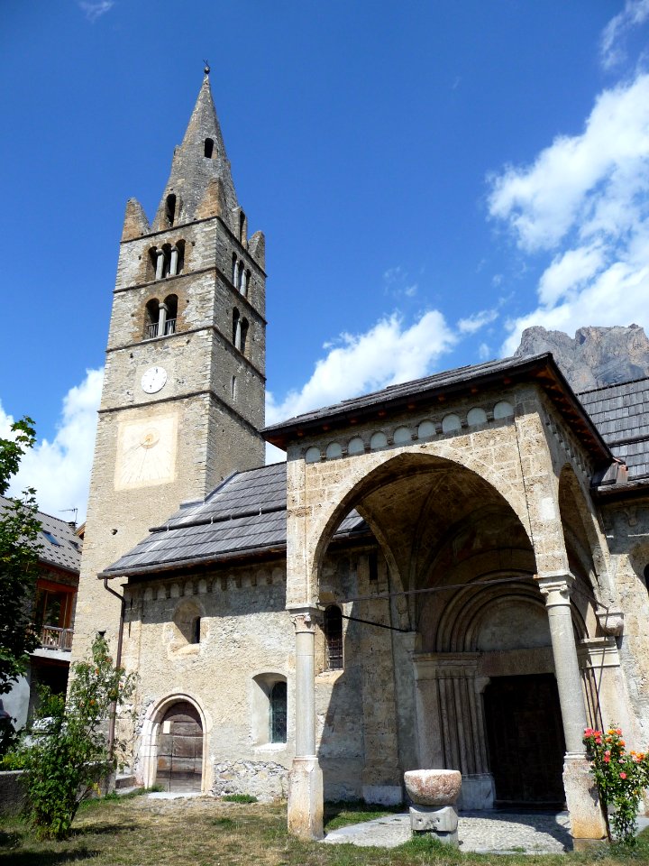 Eglise St-Laurent, Les Vigneaux 