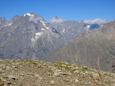 Le Mont Pelvoux et la Barre des Ecrins, depuis le sommet d… 