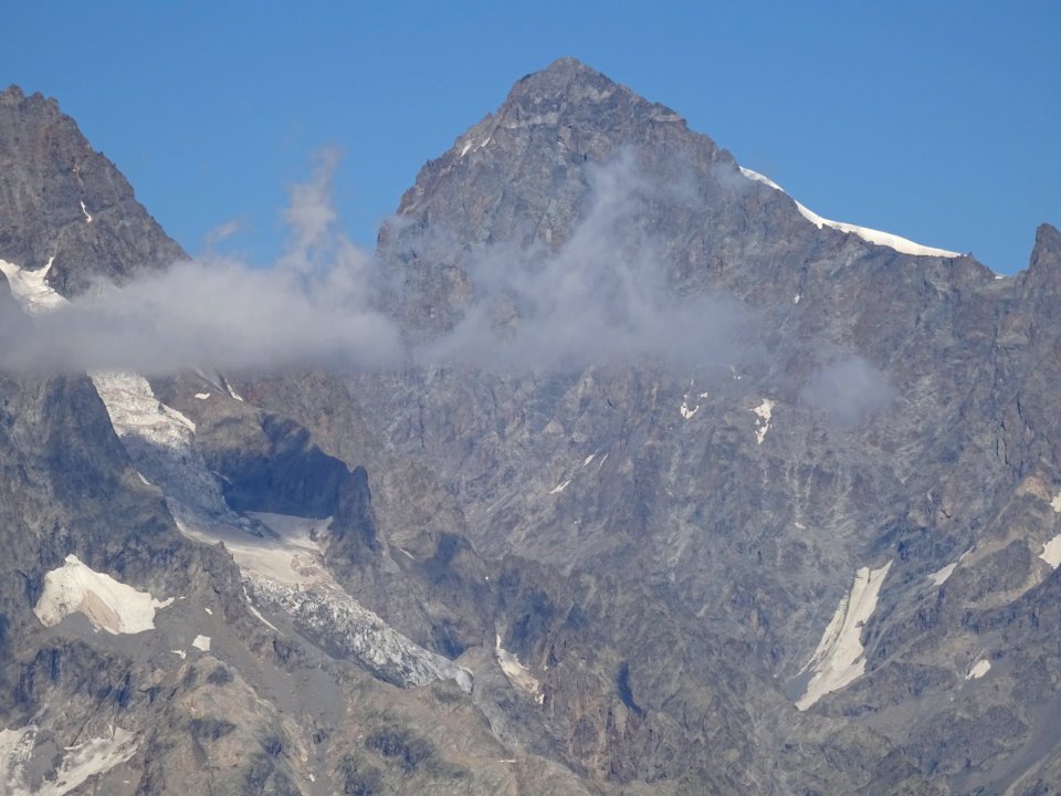 La face sud de la Barre des Ecrins 