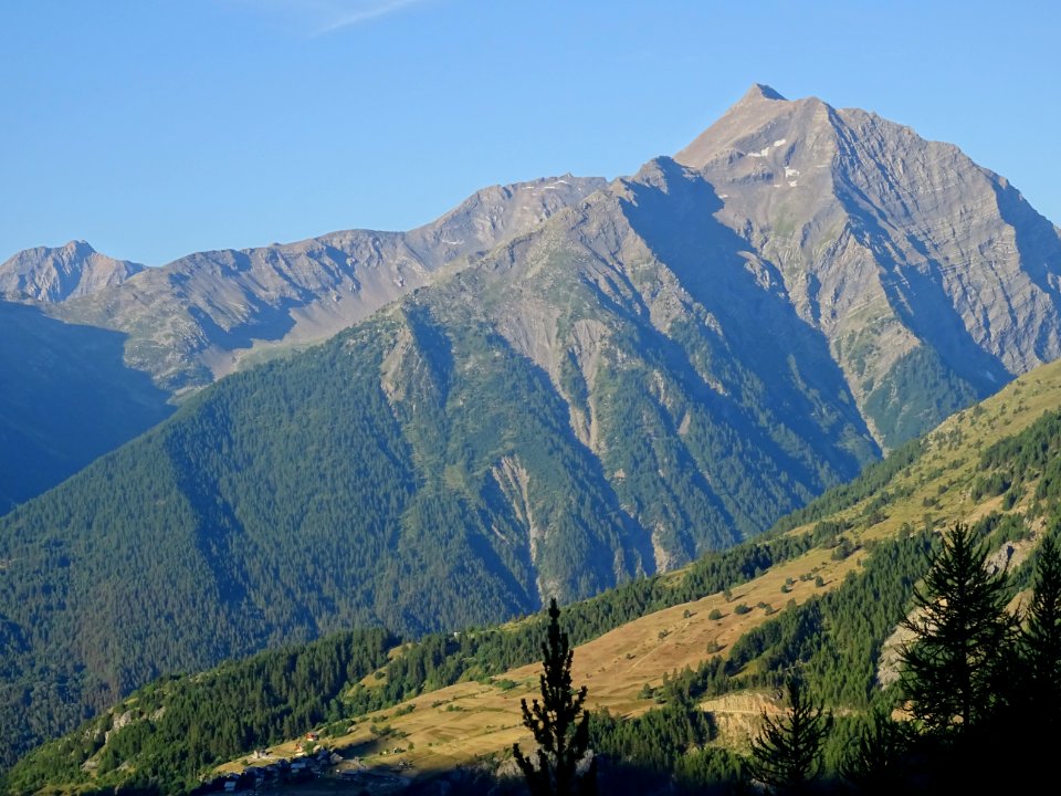 Puy Aillaud sort de l'ombre, la Pointe de l'Aiglière, touj… 