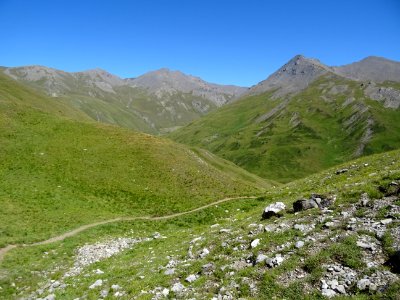 Immense prairie, le Ravin des Coutiers, en face, le Pic du… 