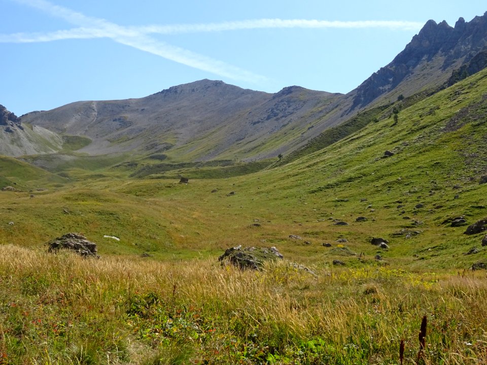 Regard en arrière, vers le Pic des Esparges Fines et tout … 