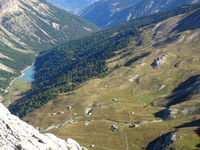 Depuis le Pic de Maravoise, vue plongeante sur le Lac de l… 