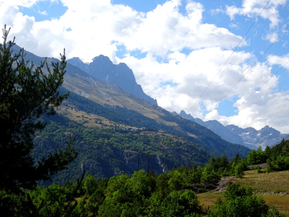 Vue sur le Mont Pevoux et le Glacier Blanc 