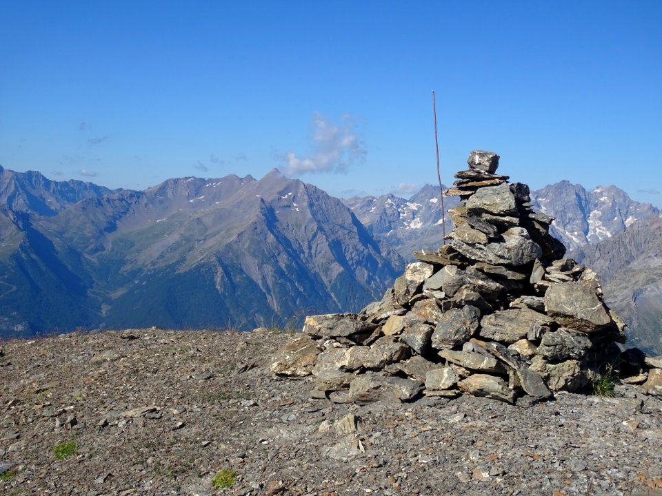 Cairn au sommet de la Tête des Lauzières 