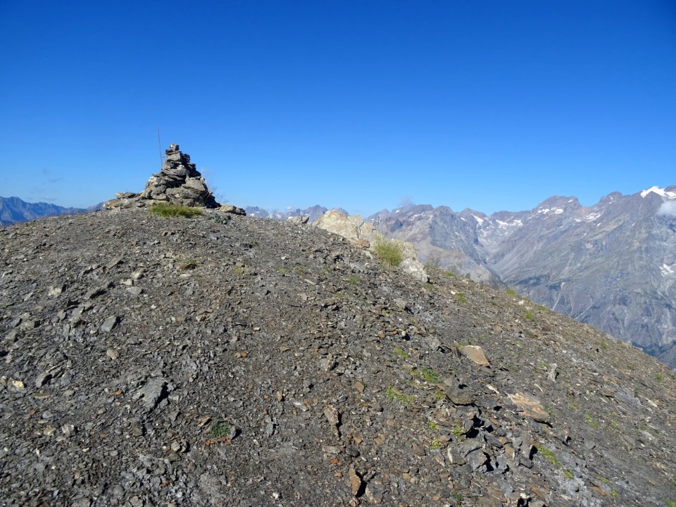 Cairn au sommet de la Tête des Lauzières 
