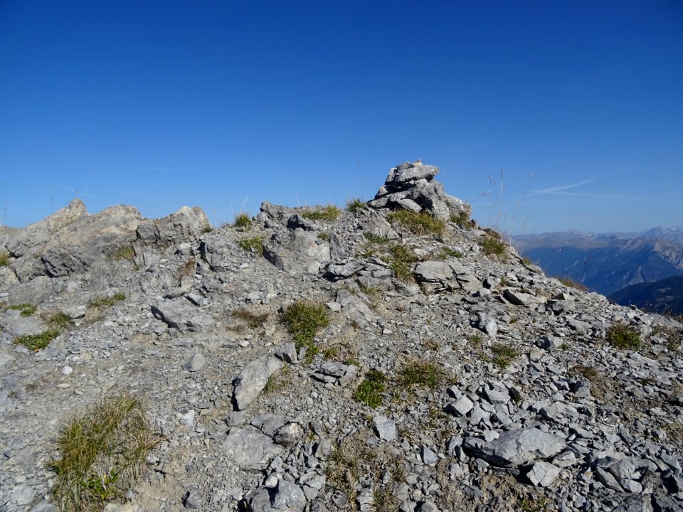 Cairn au sommet du Pic de Maravoise 
