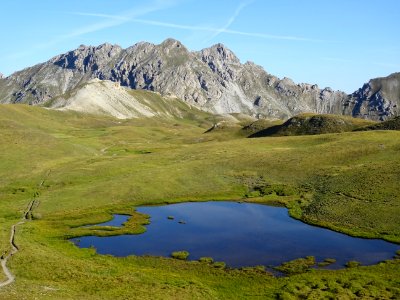 Un des lacs Marion et vue vers le Pic de Maravoise, la plu… 