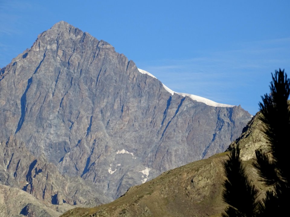 Face sud de la Barre des Ecrins 