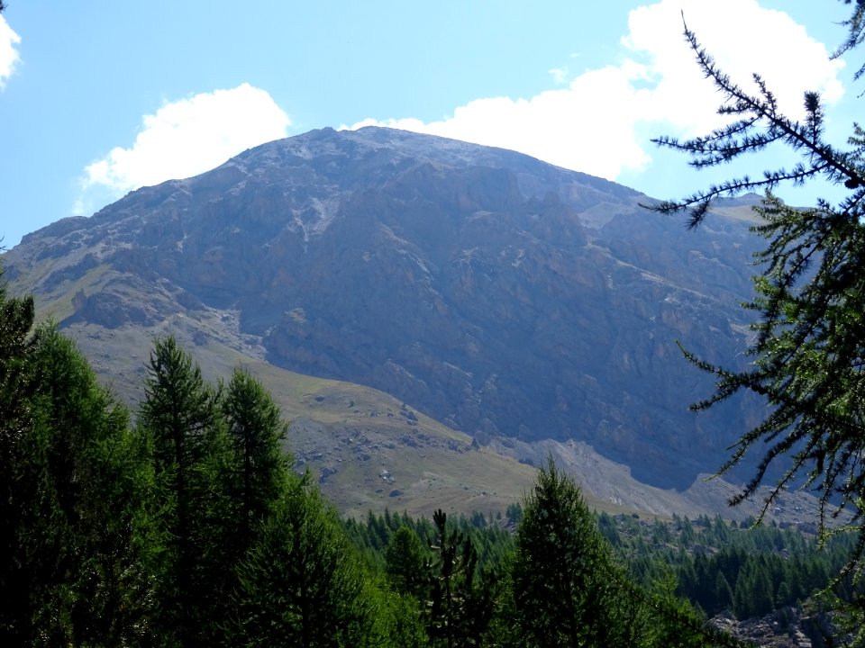 Un dernier regard vers le sommet de la Tête des Lauzières 