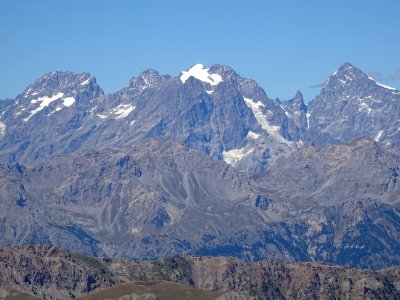 Les Ailefroides, le Pic sans Nom, le Mont Pelvoux, le Fifr… 