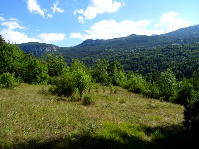 La vue vers Puy St Vincent et le col de la Pousterle 