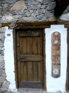 Porte de la Maison de Clement, hameau du Lauzet 