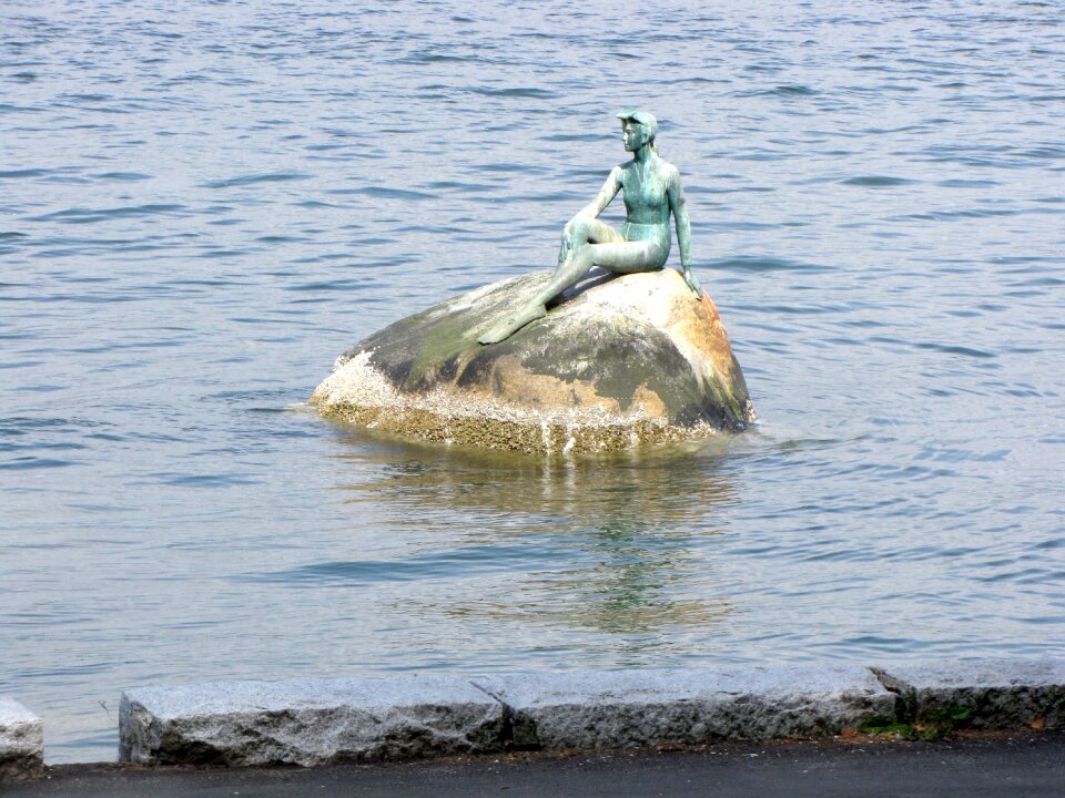 Statue inlet canada