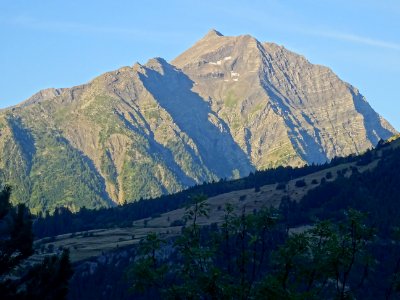 La Pointe de l'Aiglière dans la douce lumière du matin 