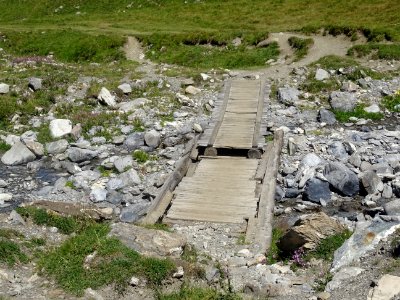 Passerelle en bois à la jonction des ravins des Coutiers e… 