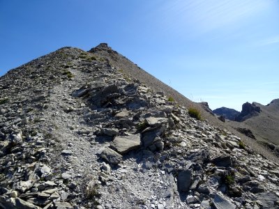 Coup d'oeil arrière vers le sommet du Pic des Esparges Fin… 