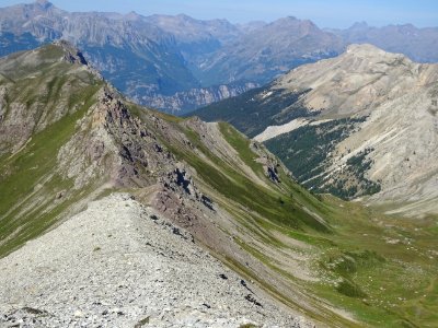 En descendant la crête des Esparges Fines vers le Col du G… 