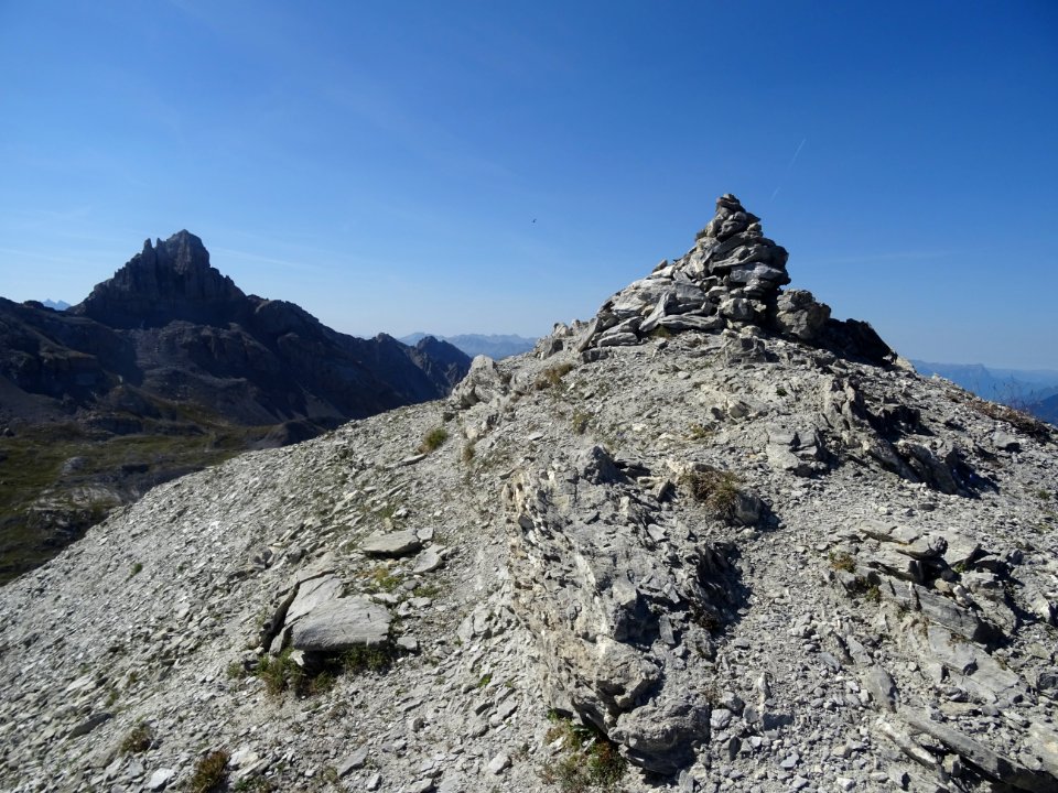 Le cairn au sommet du Pic des Esparges Fines 