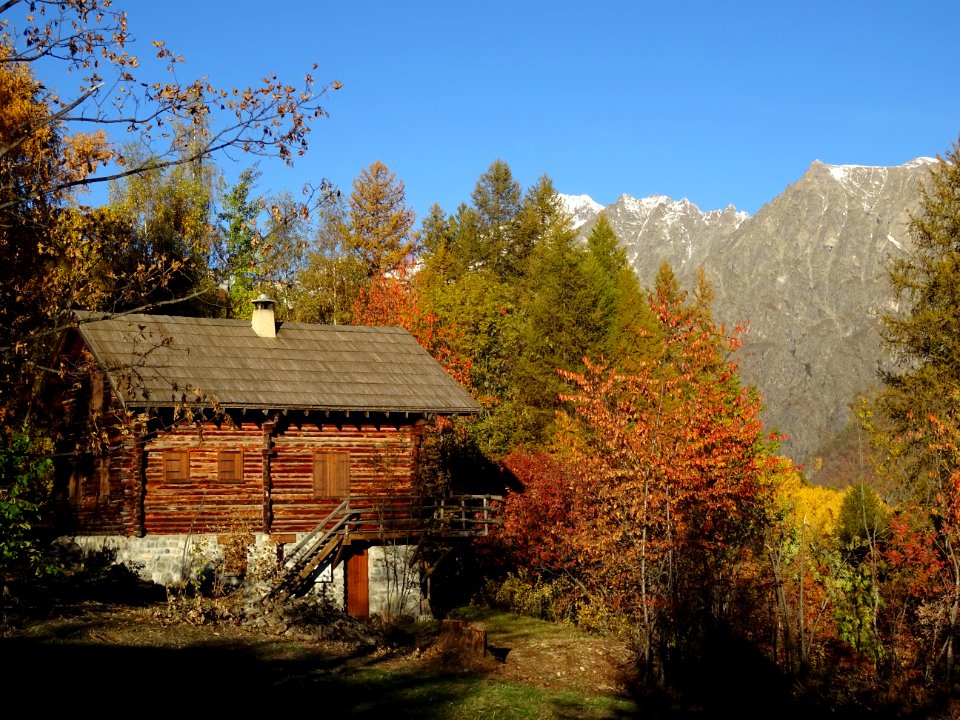 Chalet et la Blanche, couleurs d'automne 