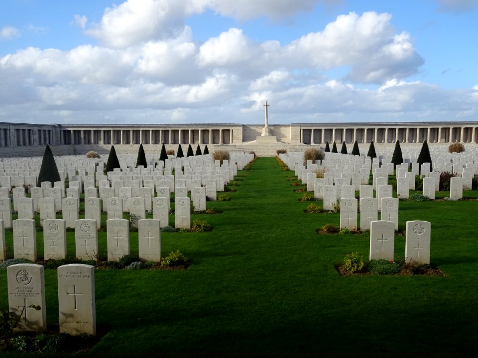 Le Mémorial de Pozières (en anglais, Pozières British Ceme… 