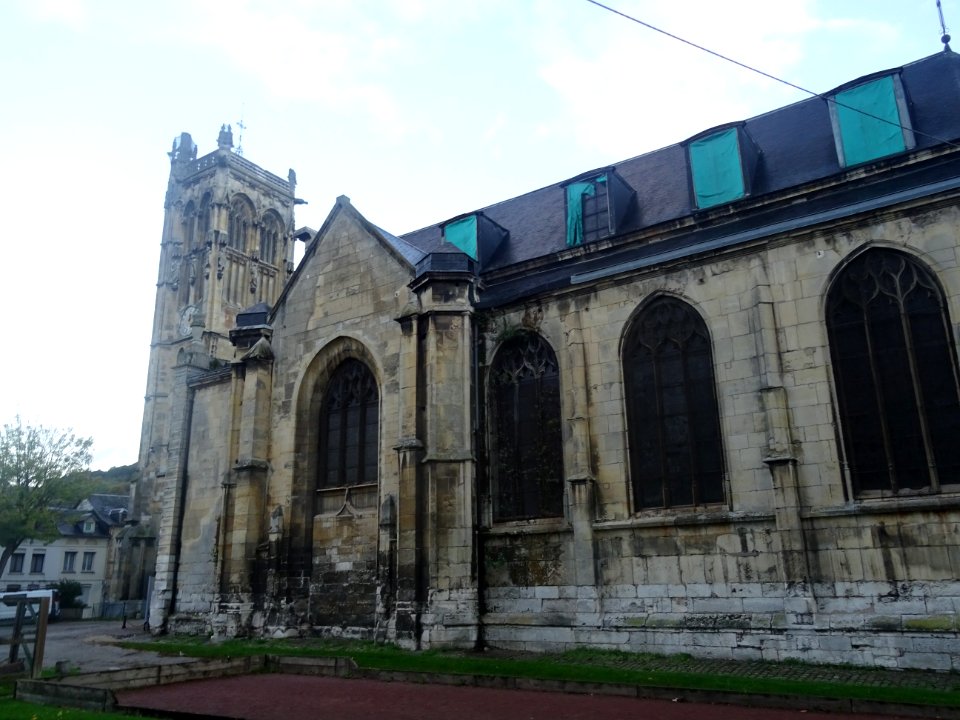 Eglise paroissiale Saint-Pierre de Carville en travaux, Ca… 
