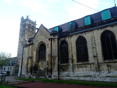 Eglise paroissiale Saint-Pierre de Carville en travaux, Ca… 