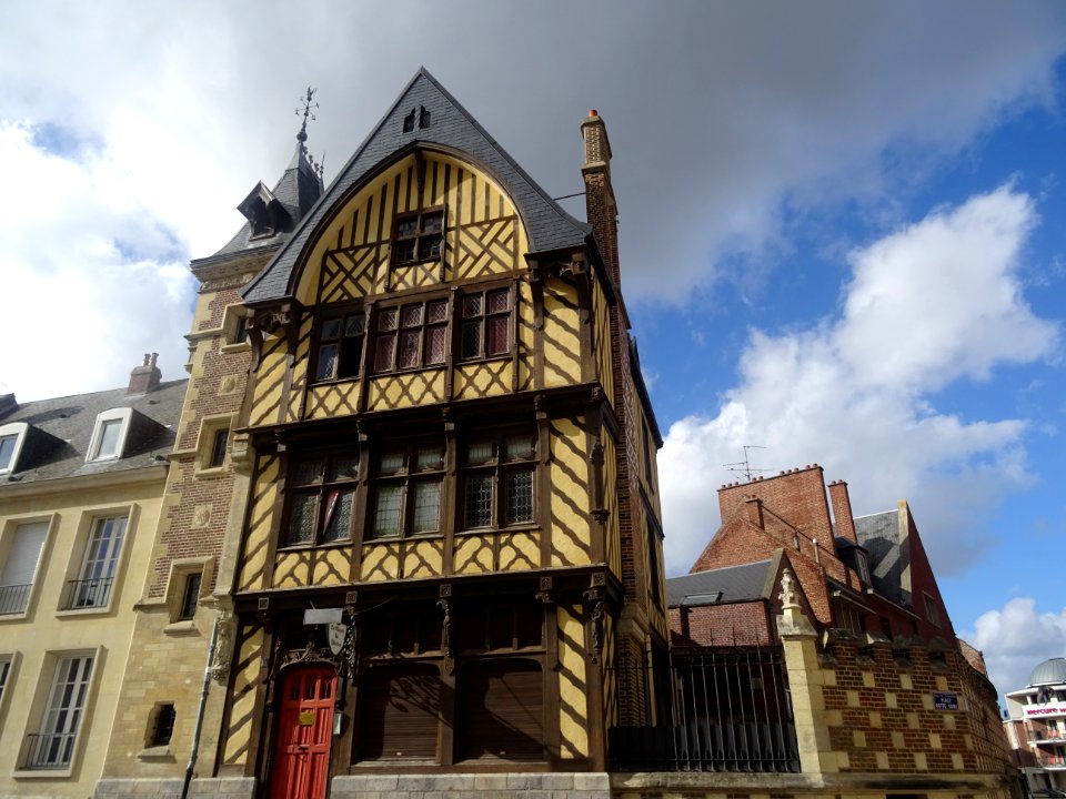 Maison à colombages, place Notre-Dame, Amiens, Somme 
