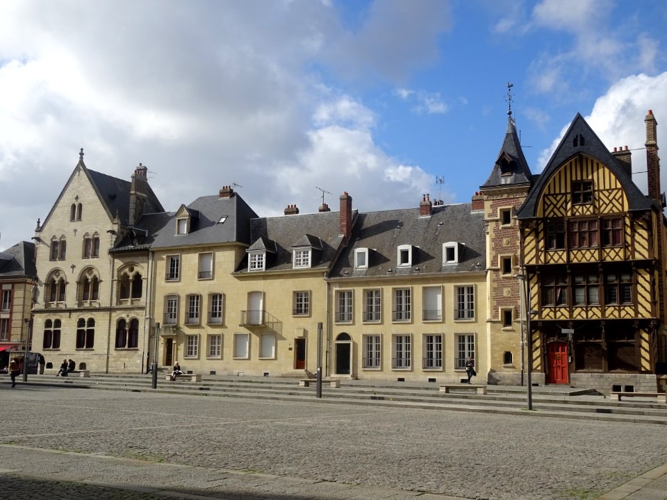 Maison à colombages, place Notre-Dame, Amiens, Somme 