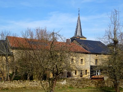 Maisons et église, Lamorteau, Wallonie, Belgique 