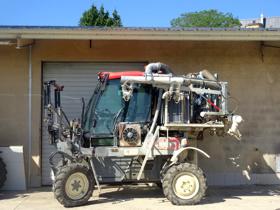 Engin agricole pour travailler les vignes, Verzy, Marne 