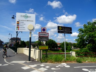 Entrée dans Epernay, Marne 