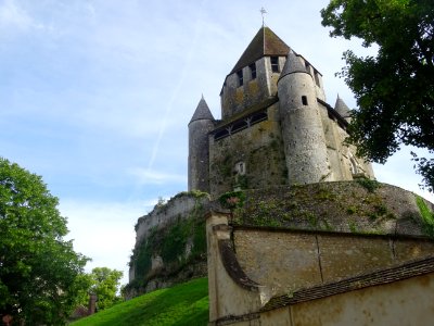 Tour César du XII ème siècle : seul donjon octogonal à bas… photo
