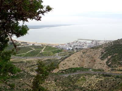 Vue vers la marina et la plage d'Agadir 