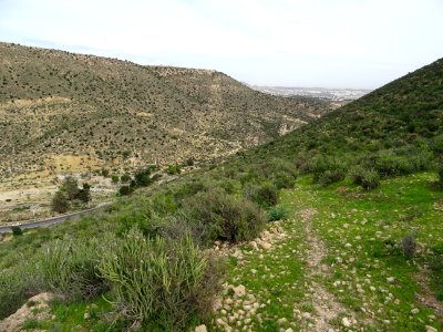 Vue vers le versant est et la descente 