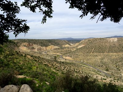 Vue vers le versant est et la descente 