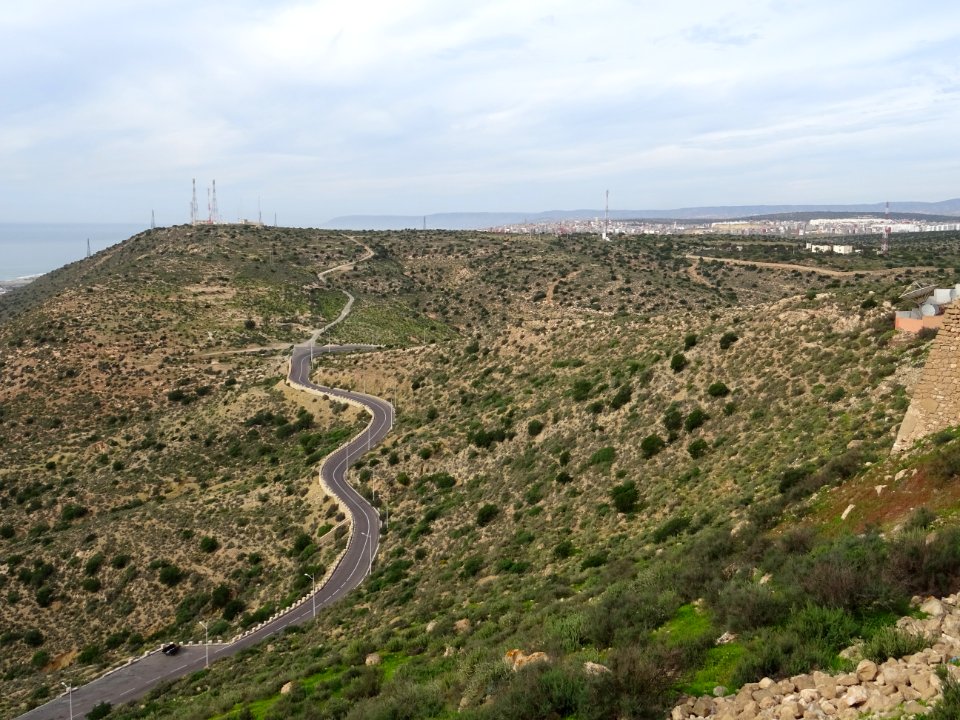 Route en contrebas de la Kasbah d’Agadir Oufella 