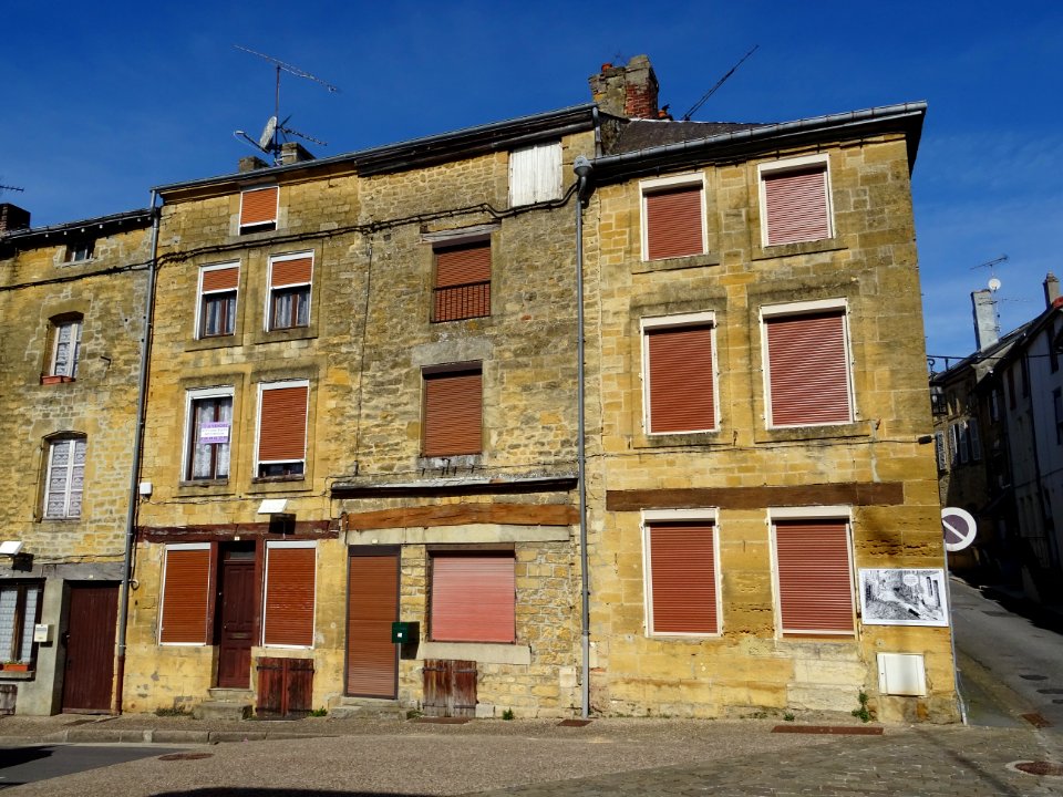 Façades de maisons, Mouzon, Ardennes 