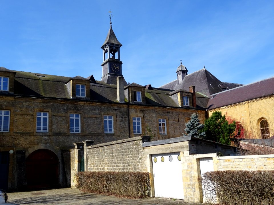 Vue arrière sur l'abbaye de Mouzon, Mouzon, Ardennes 