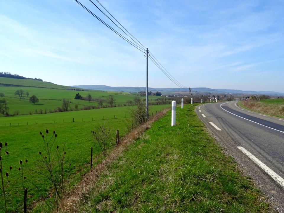 Sur la route entre Margut et Montlibert, Ardennes 